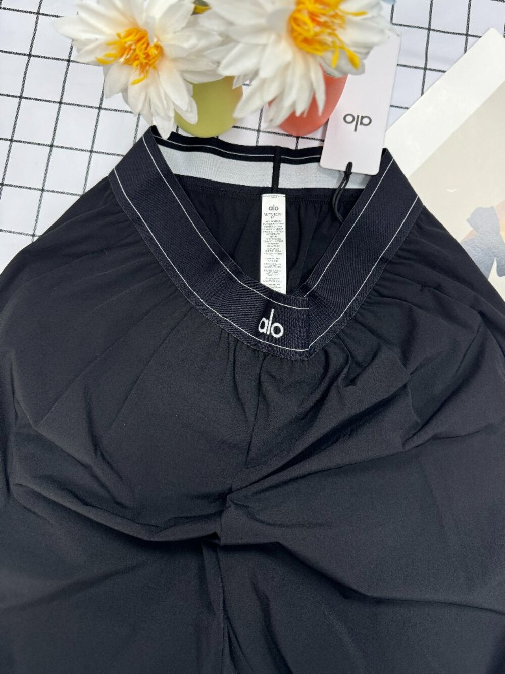 NWT 😘 Alo Yoga Black Wide Leg  Suit Up Trousers 30” Inseam Travel Workwear ✨ - Picture 3 of 9